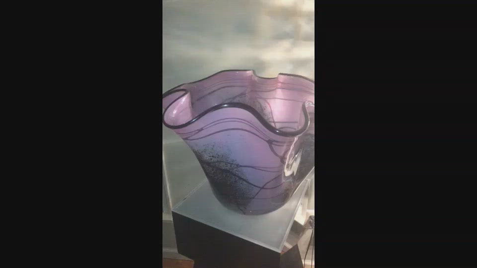 Nemtoi Glass Art Vase